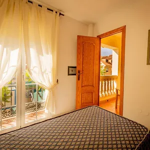 https://hotel-cafe-la-morena-fuengirola.1costadelsol.com
